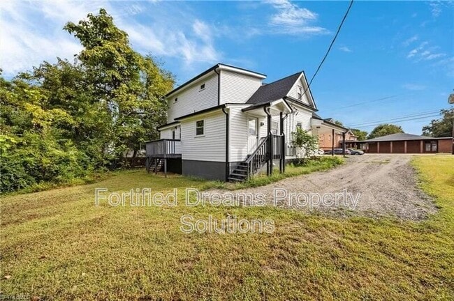Photo - 608 Montgomery St