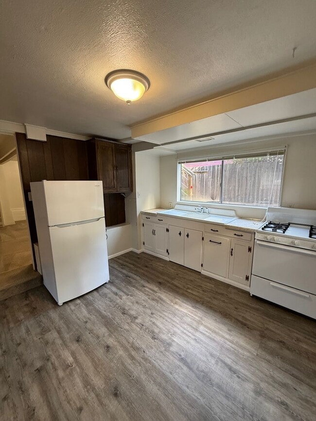 Building Photo - 720 Beaver St Unit 720 Beaver Street #B