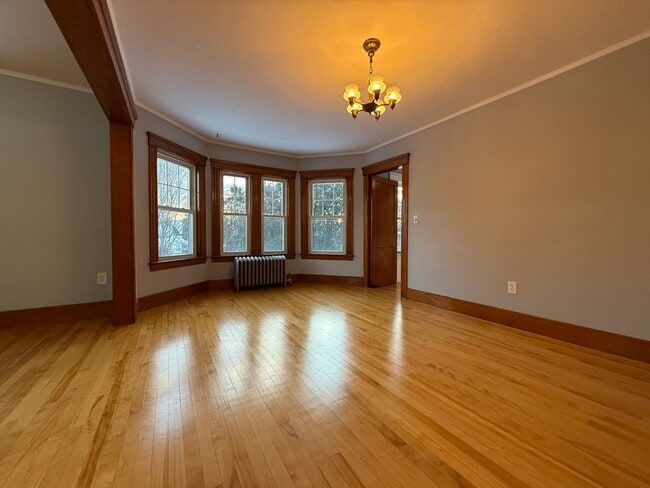 Photo - 58 Oxford St N Unit 2