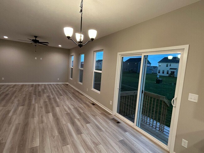 Photo - 1717 Longhill Dr