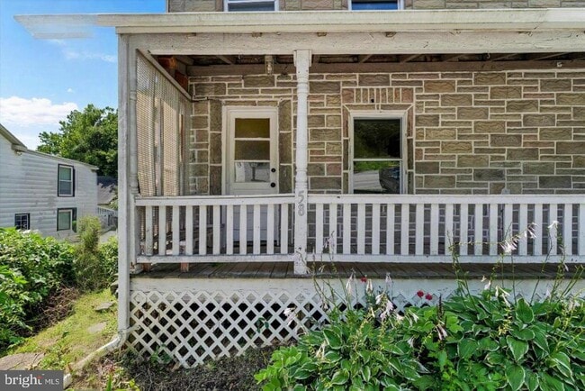 58 Irish Ln