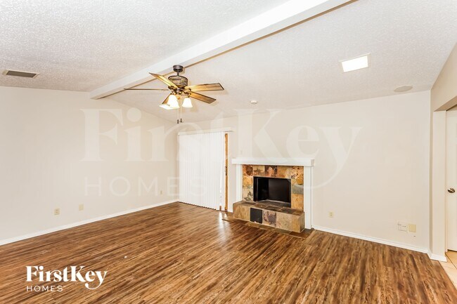 2012 Garden Oaks Dr