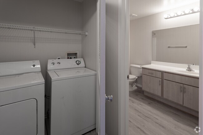 2BR, 2BA - 1124 SF