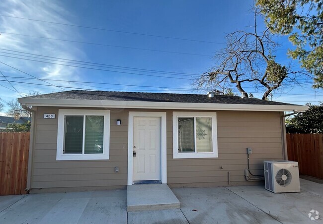 Building Photo - Charming, Brand-New Home Close to Downtown...