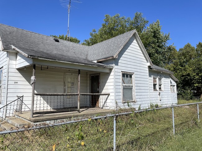 Photo - 219 Pine St