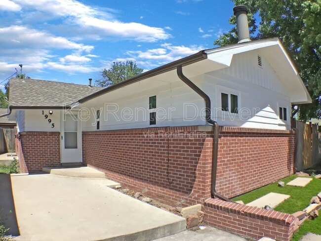 Building Photo - 1995 Ingalls St