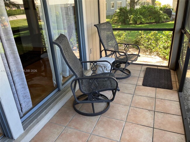 Photo - 18349 SE Wood Haven Ln Unidad A