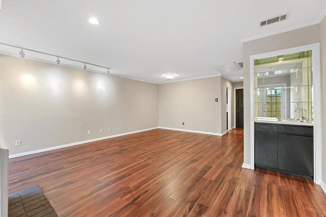 Photo - 4409 Travis St Unit L