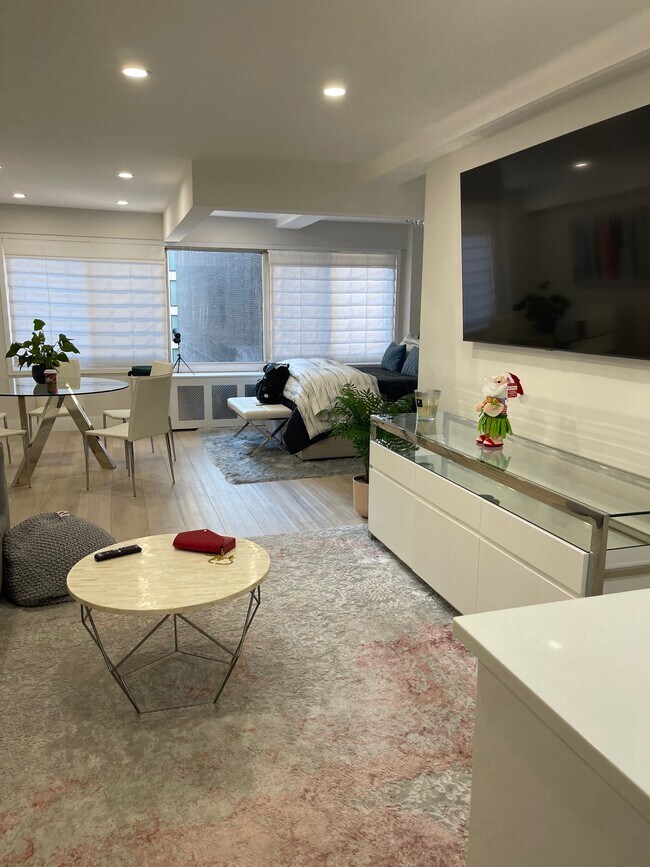 Photo - 240 E 55th St Unit 8C