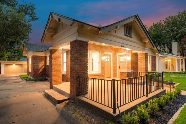 Photo - 5406 Vanderbilt Ave