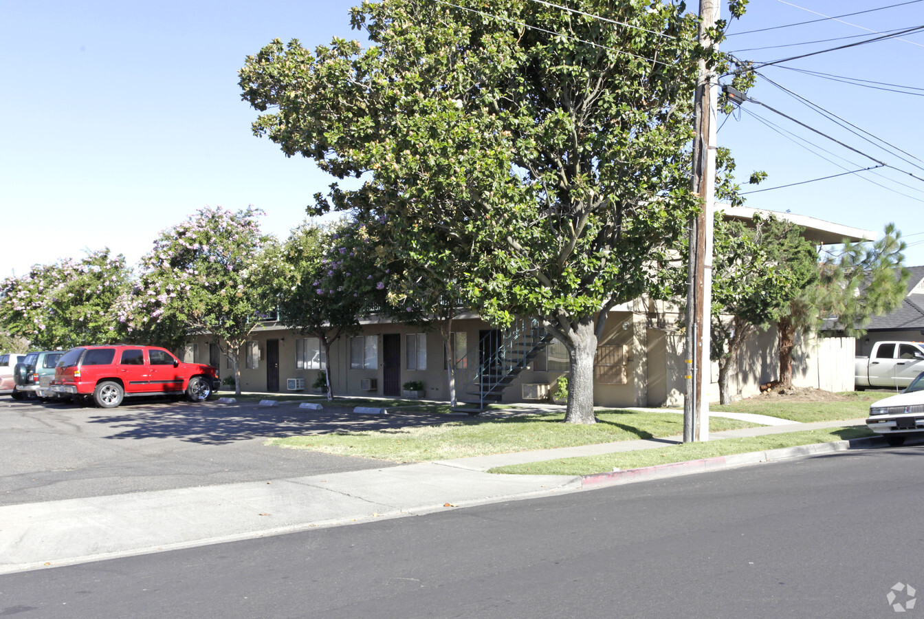 Garfield Apartments - Garfield Apartments
