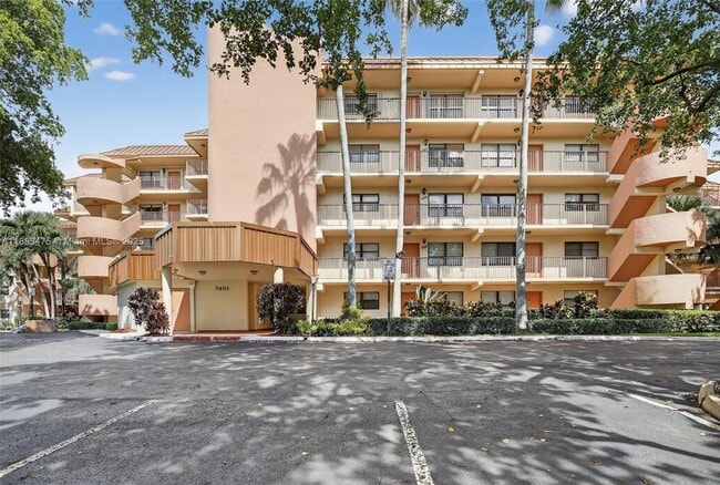 Photo - 7401 NW 16th St Unidad 307