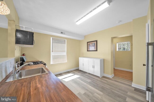 Photo - 2712 Sherman Ave NW