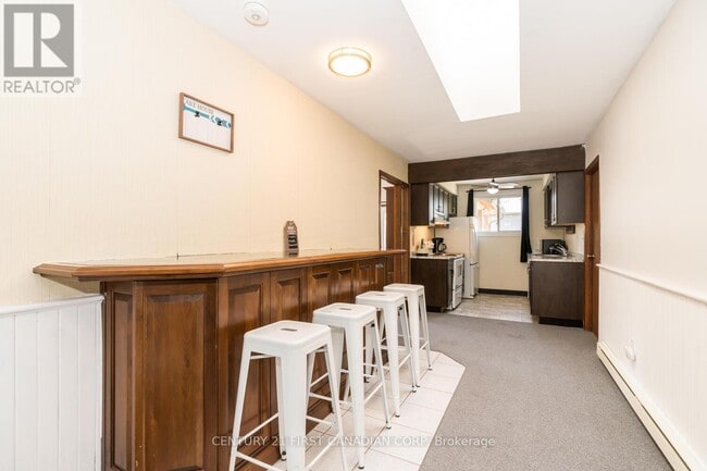 Photo - 7585 Biddulph St