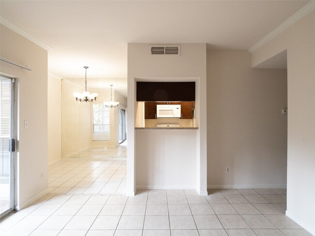 Building Photo - 6500 Harbor Town Dr Unit 3205