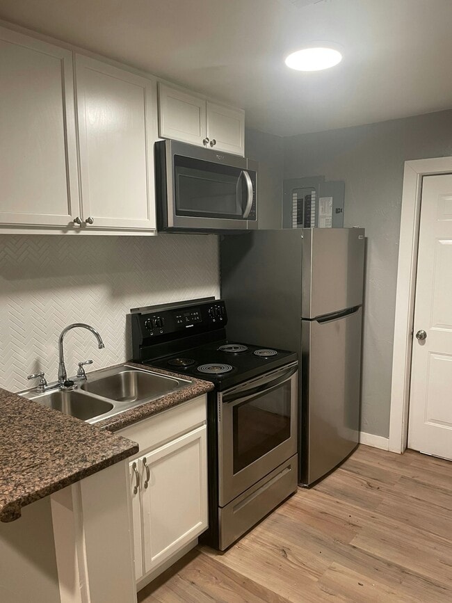 Photo - 220 E Springer Ave