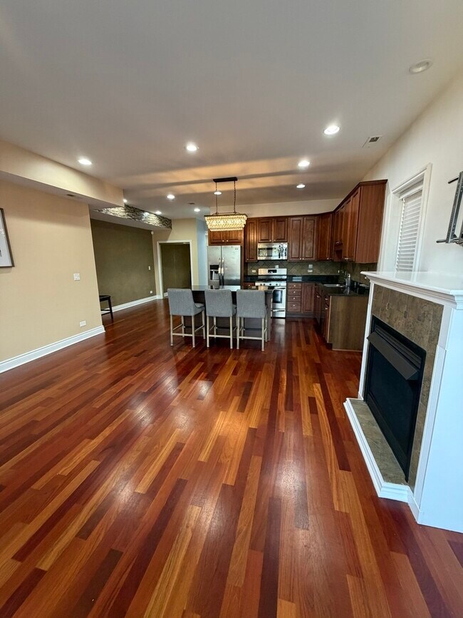 Photo - 3016 N Harlem Ave Unit 4N