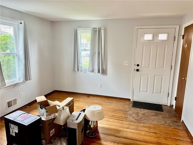 Photo - 214 E Spruce St