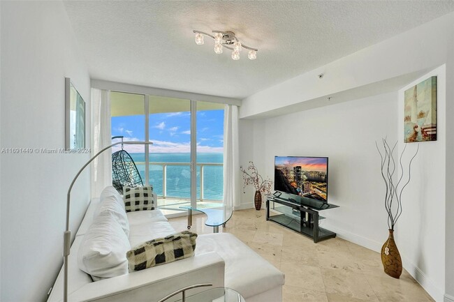 Photo - 16699 Collins Ave Unidad 3310 Rental