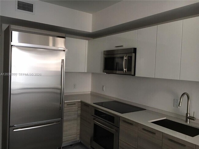 Photo - 1300 Brickell Bay Dr Unit 710