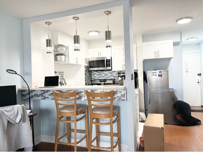 Photo - 6115 97th St Unidad Studio apt #15P