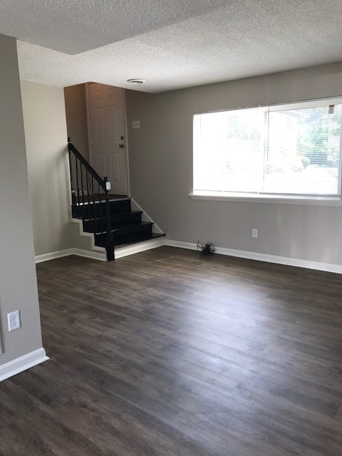 Photo - Courtyard Townhouse Apartments