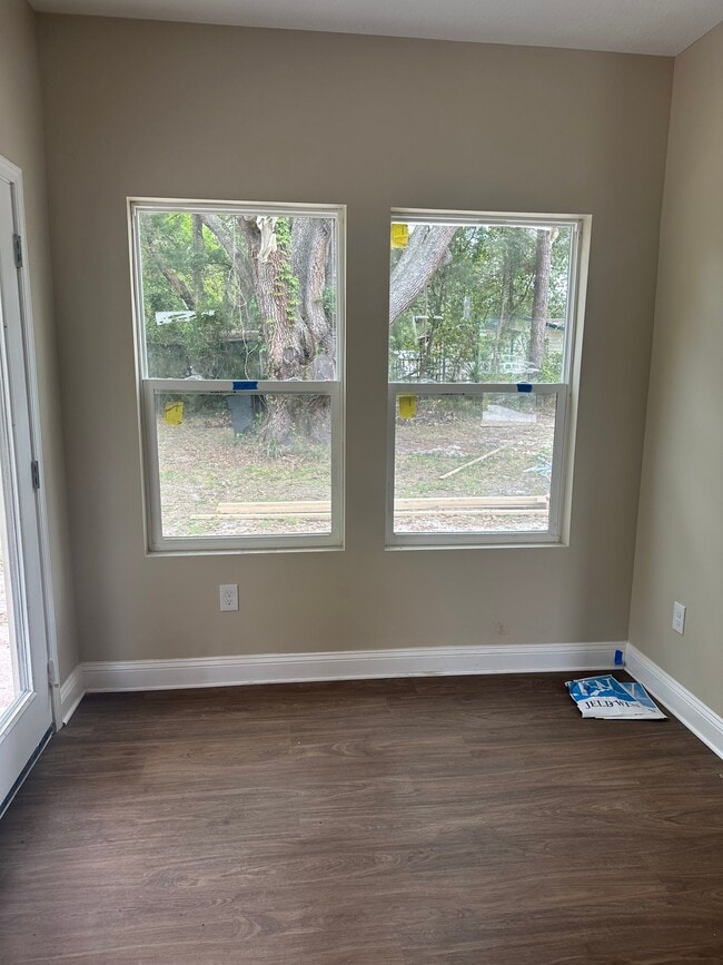 Photo - 2247 Parkin Rd