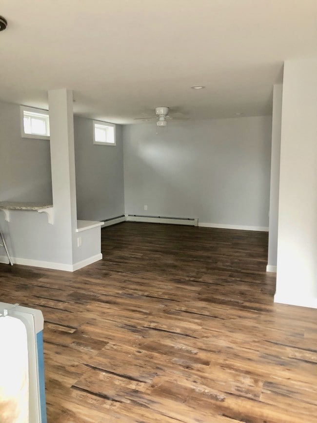 Building Photo - 19 Brenden St Unit B