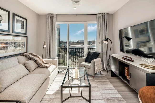 Photo - 240 Congress Ave Unidad SI FL4-ID1380089P