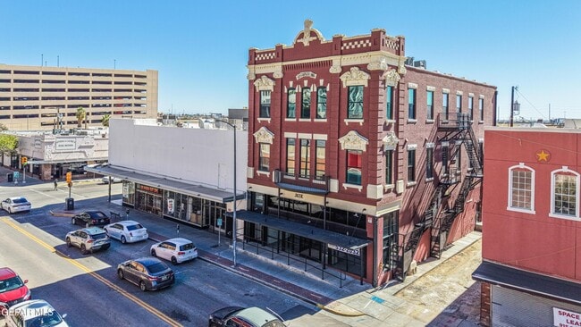 Building Photo - 312 E Overland Ave Unit A-D