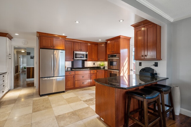 Photo - 1042 Madison Ave