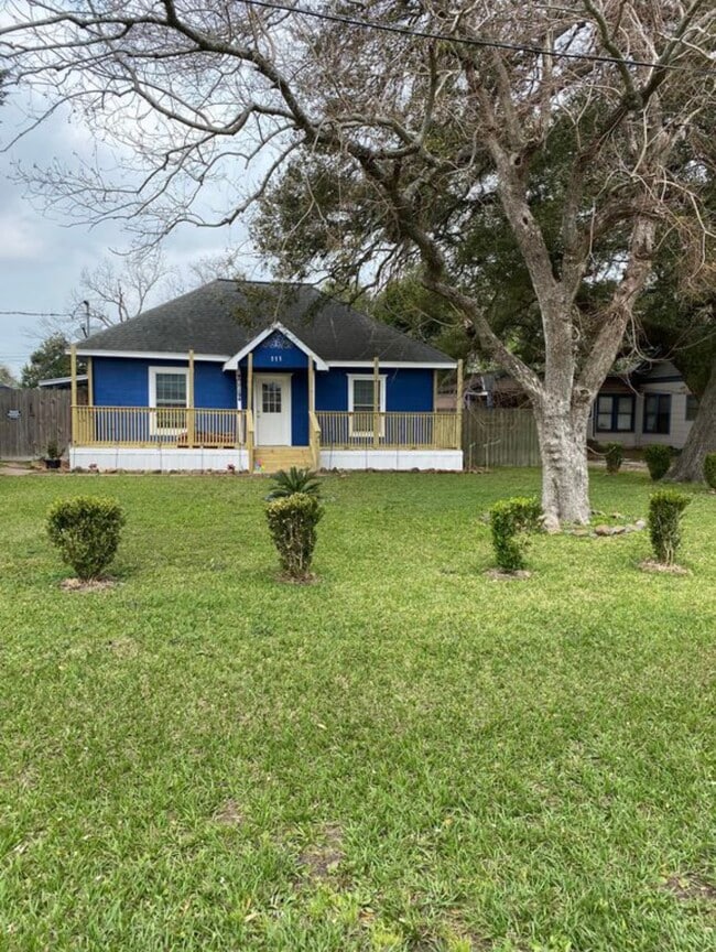 Photo - 111 E Southland Ave