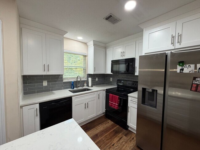 Photo - BRIDGEWATER HOME! LEASING FOR JULY 2026! 1/2 Off Deposit!