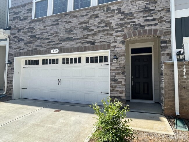 Photo - 14019 Martin Hill Wy