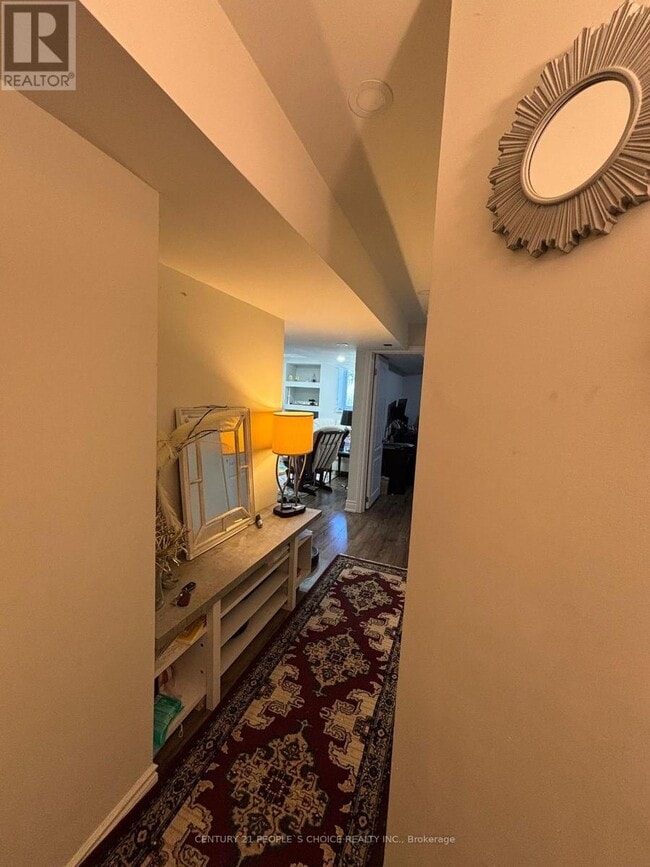 Photo - 287 Hinton Ter