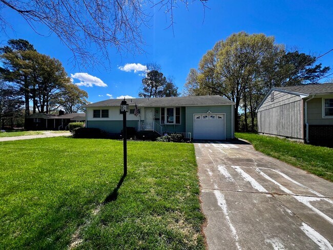 Photo - Lovingly maintained ranch-style home on 1/...