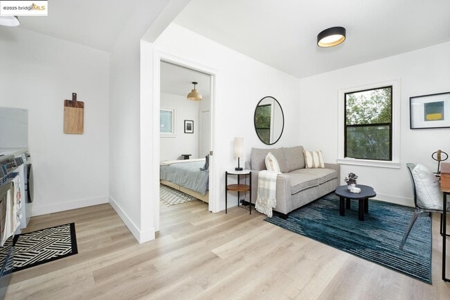 Photo - 846 Mandana Blvd