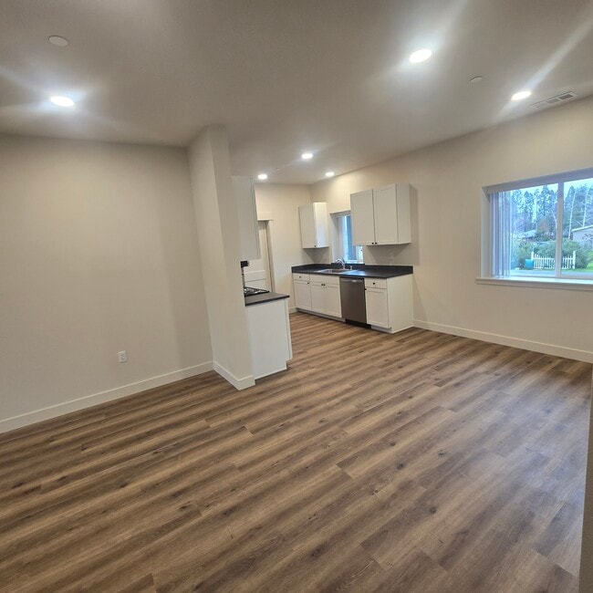 Photo - 6077 N Libby Rd Unidad 6077 B North Libby