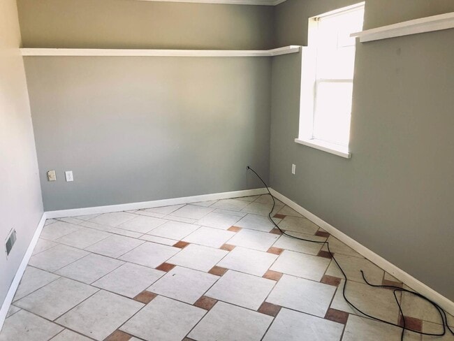 Photo - 316 2nd Ave S