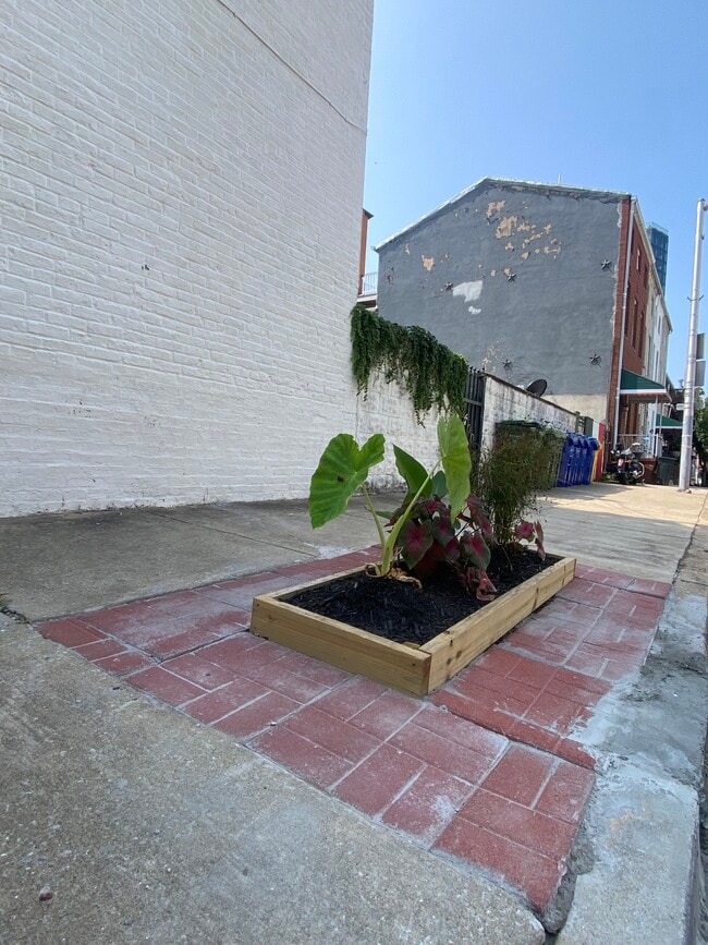 Photo - 400 S Exeter St