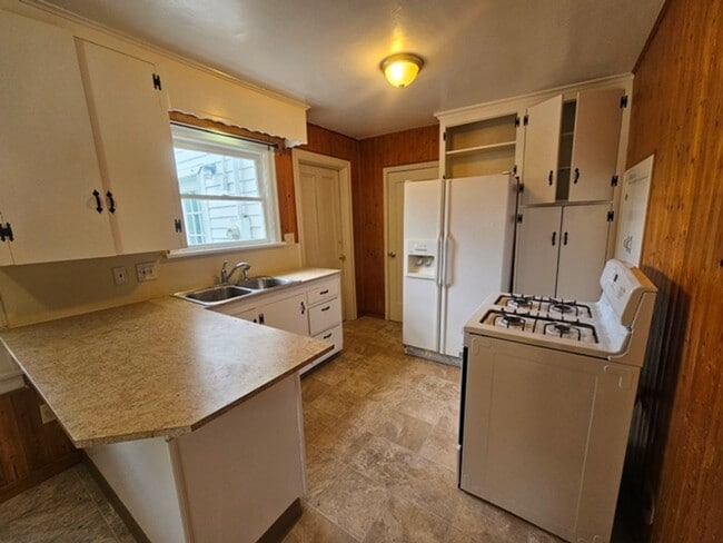 1955 Chemeketa St NE