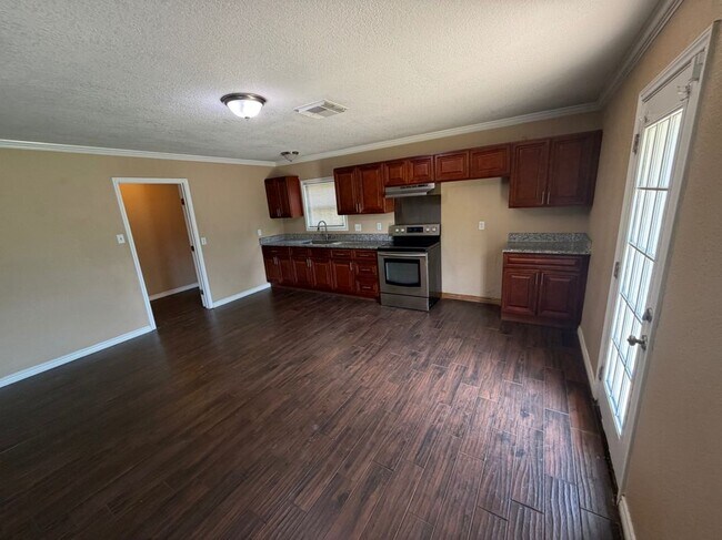 Photo - 1103 Boling Brook St