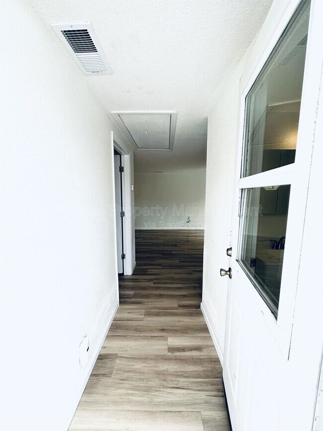 Photo - 6095 Pierce St