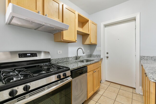 Photo - 7742 N Ashland Ave Unit 2A