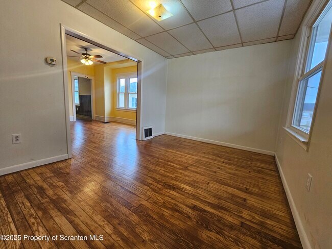 Photo - 777 Bennett St