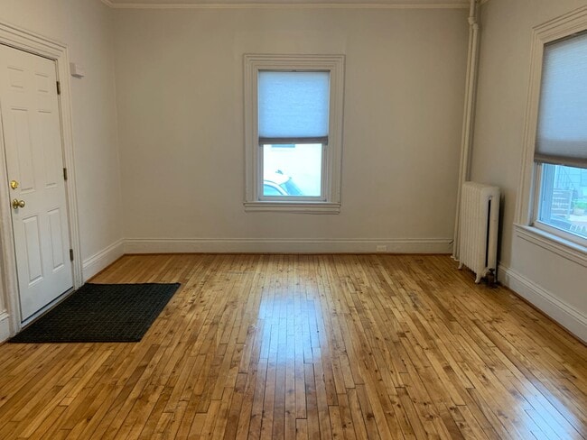 Photo - 42 Hampshire St Unit #1
