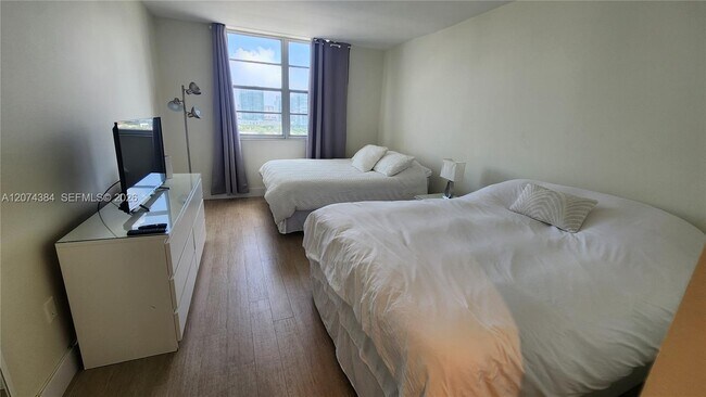 Photo - 500 Bayview Dr Unit 1725