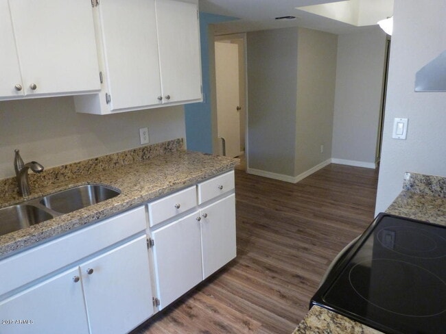 Photo - 3131 W Cochise Dr Unit 207