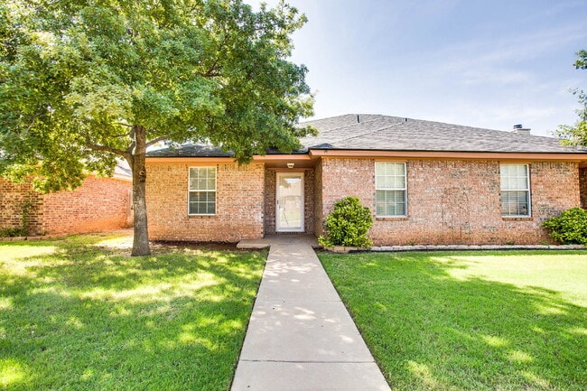 Building Photo - Spacious 3/2/2 Duplex! Rental