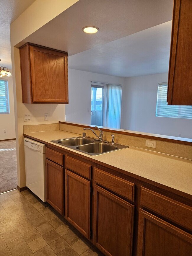 3213 Oaks Avenue Apartment For Rent in Everett, WA